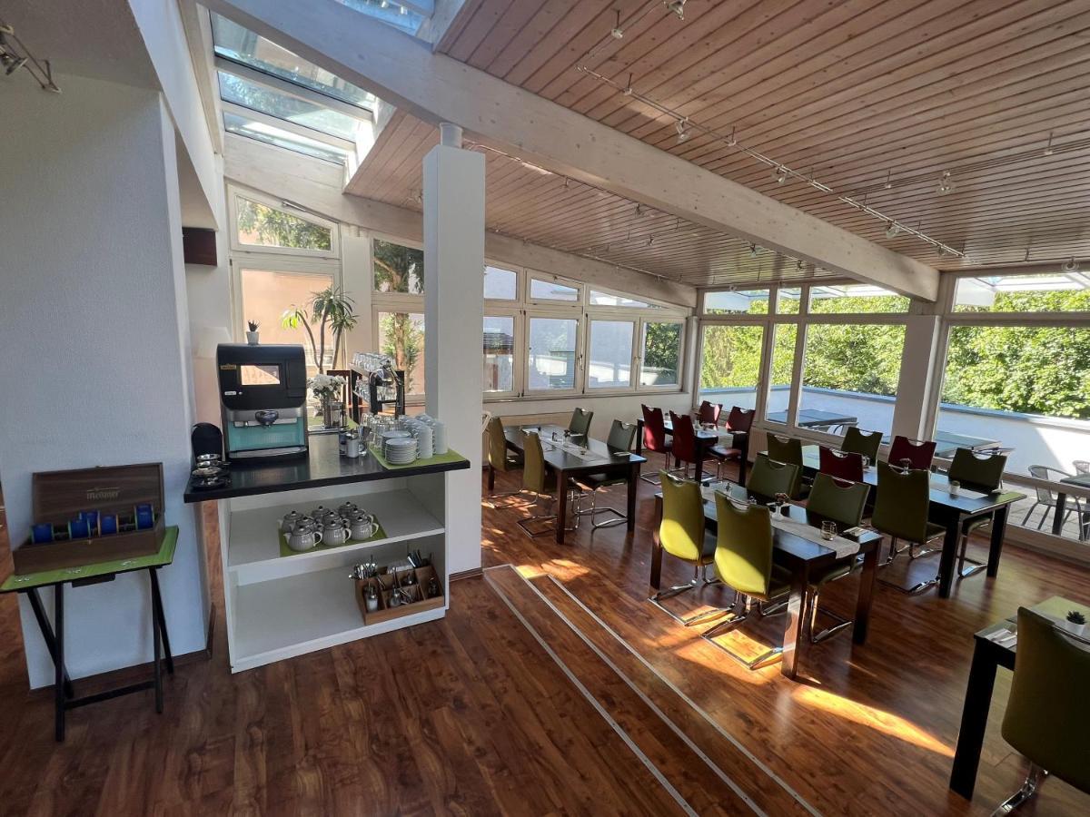 Bitzer Superior Hotel
